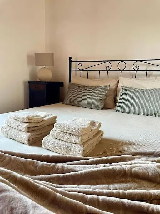 בית נופש הוילה Perledo Casa Di Gloria